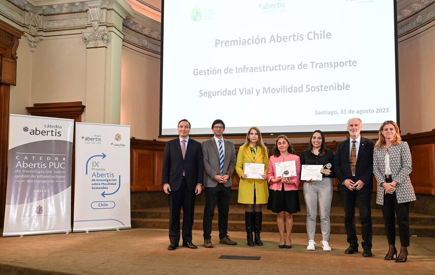 Grupo VíasChile y la Universidad Católica celebran IX edición de la Cátedra Abertis y premian tesis enfocadas en movilidad sostenible